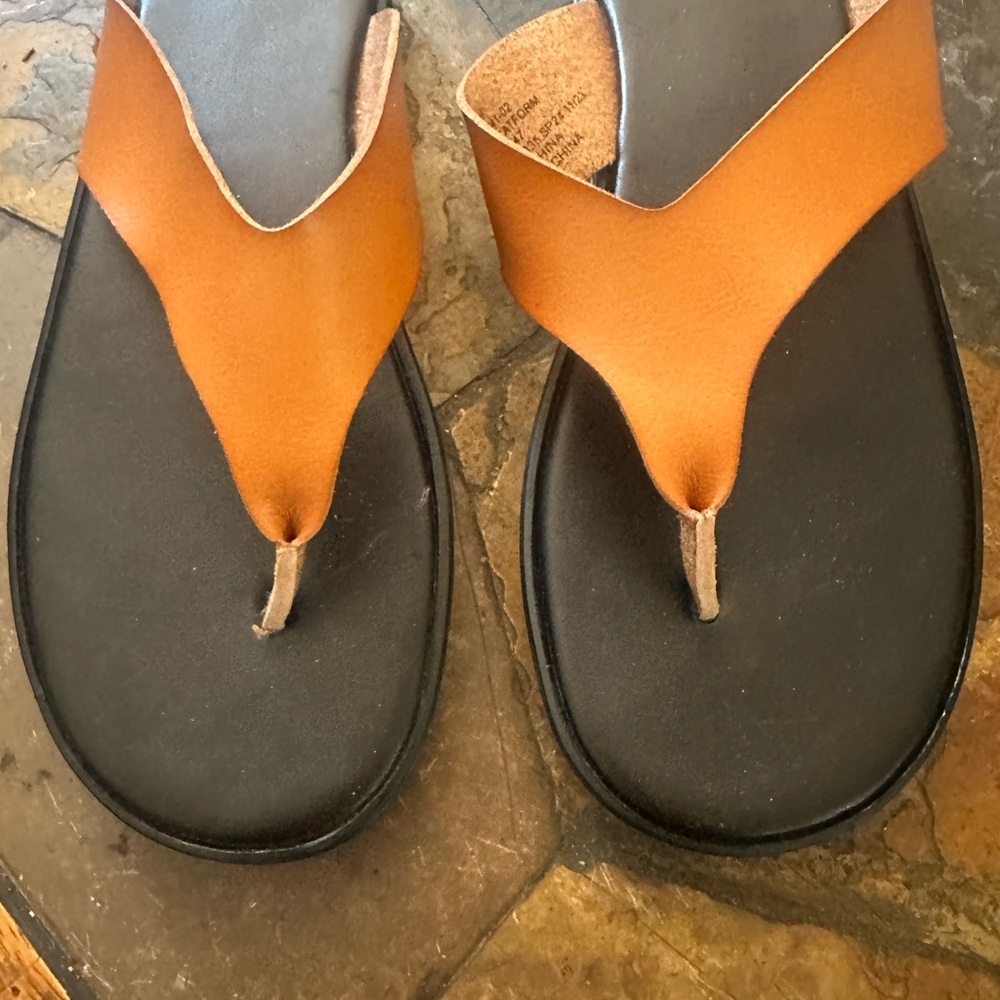 Gap Sandals Flip Flops